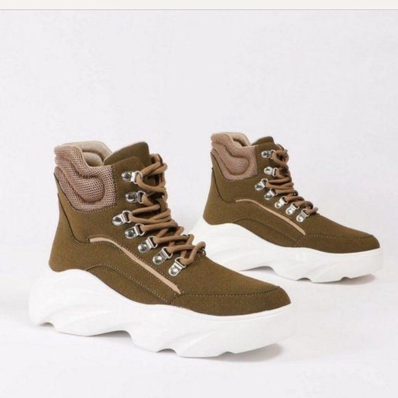 ⭐️⭐️Sweet Street-Style Lace-Up Bubble Platform Sneaks—NWT - Picture 5 of 9